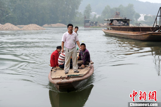 ���������ط����¹�11�����Ѱ���9��Ůѧ��