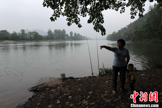 ���������ط����¹�11�����Ѱ���9��Ůѧ����2��