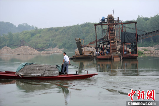 ��ͼ��ֱ���������������¹��ֳ���2��