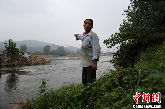 ��ͼ��ֱ���������������¹��ֳ���3��