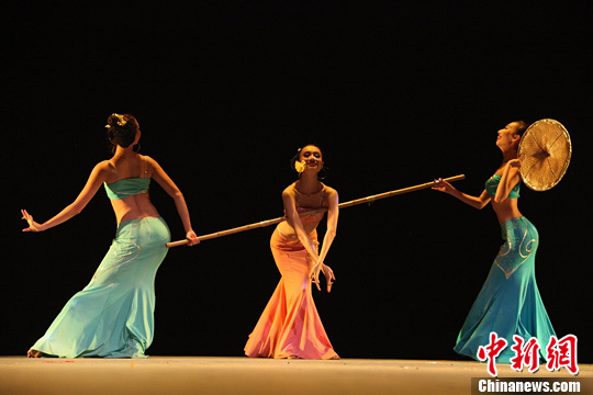 “辛亥百年”北美艺术团傣族三人舞《邵多丽》