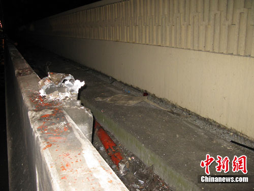 �Ϻ�һ��˾Ա���೵�෭����11��������3��