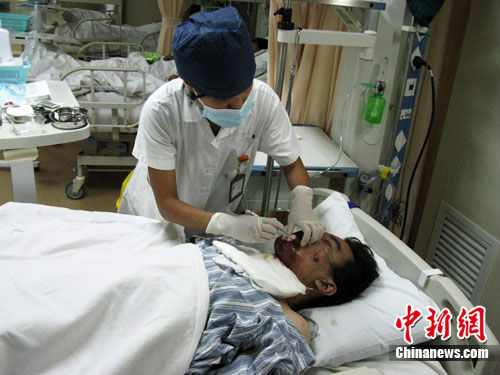 �Ϻ�һ��˾Ա���೵�෭����11��������5��