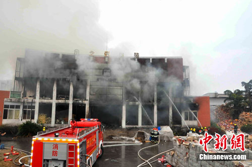 �Ĵ�����һ��װ���ִ���ͻ�����