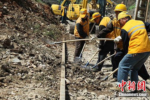 ¤����·�����ߺ�������Ͽ����ˮ���ж��г���2��