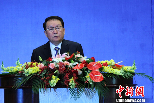 中共中央政治局常委李长春,吉尔吉斯斯坦副议长马梅罗娃,上海合作组织