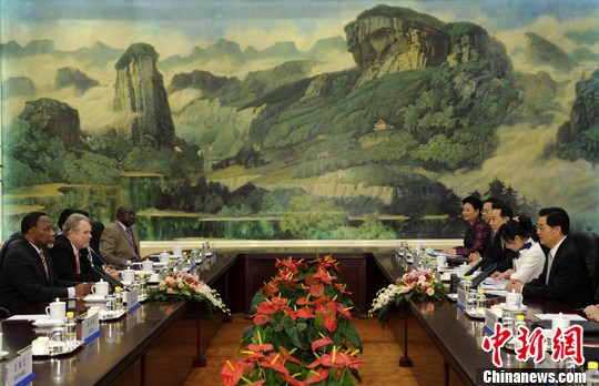 �����λ���ϷǸ���ͳĪ�����٣�2��