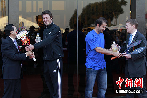 ������������ɣ����˹�����ҳ�ϯ���������