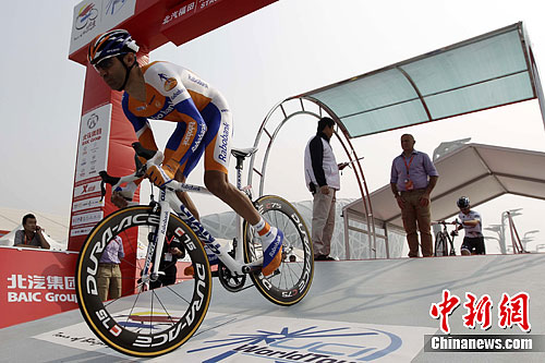 2011���׽컷����ְҵ��·���г����ڱ�������