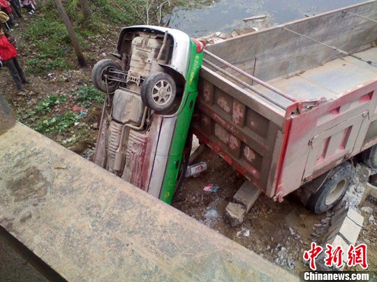 ���������ɳ��ѹ��Σ��������׹�ӣ�4��