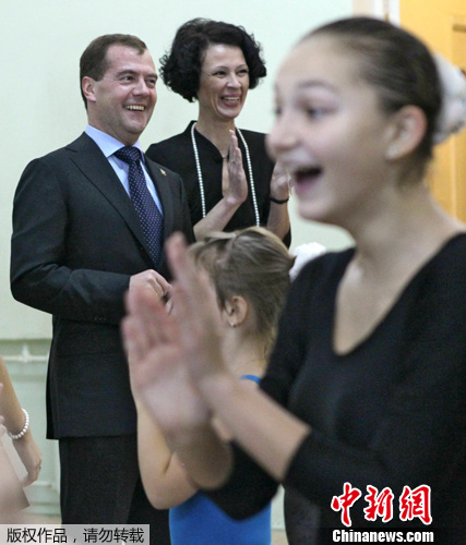 ����ͳ÷��Τ�ܷ�������깬��С�����ǹ����赸�Σ�3��