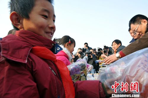 �ӱ�ƶ��ɽ�������׹���ů������3��