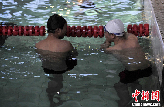 ־Ը���밬�̲���Я����һ����Ӿ��2��