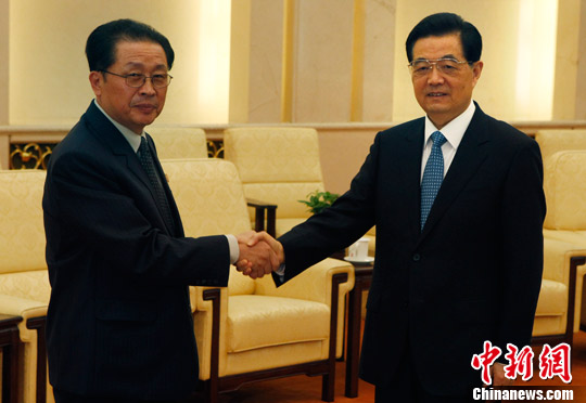 8月17日,中共中央总书记,国家主席胡锦涛在北京人民大会堂会见朝鲜