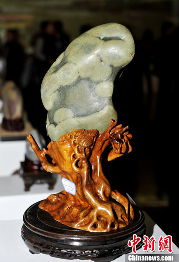 四川泸州举办长江奇石精品展