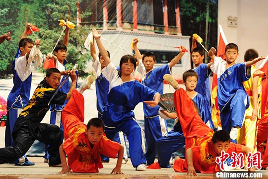 崆峒派武术学生表演精彩绝伦3