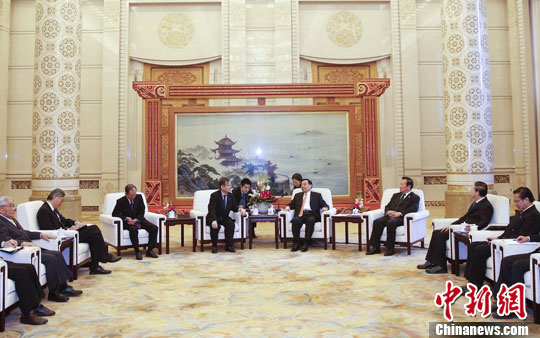 王晨在北京会见日中友好协会会长加藤纮一(3)