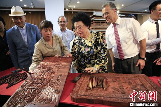 点图查看下一页