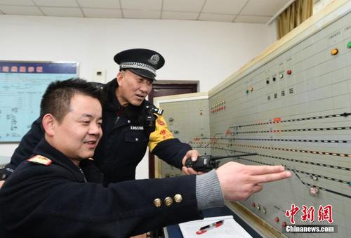湖北小站铁警姚明君的第32个春运