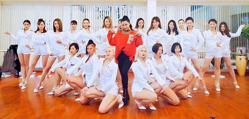 王蓉《啪啪S舞》大热引发大众追求快乐