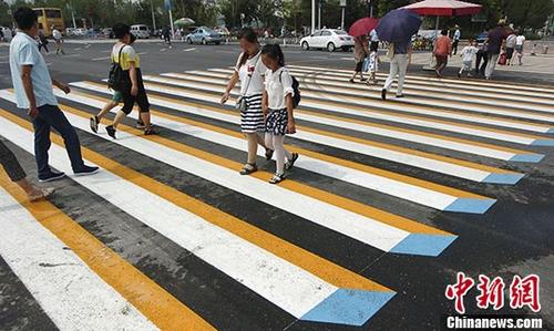 3D立体交通斑马线现身天津