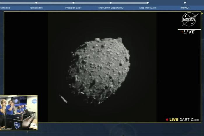 NASA成功撞击小行星