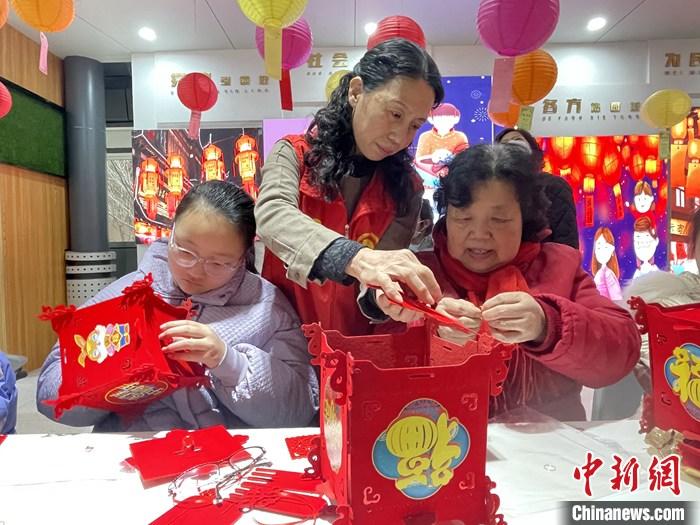 喜迎元宵节邻里一家情