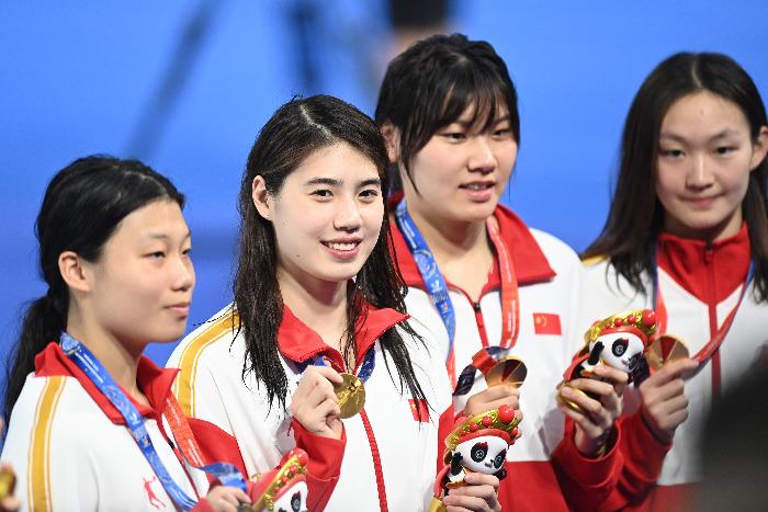 中国队夺得女子4×100米自由泳接力金牌