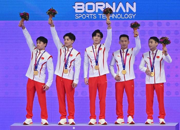 中国体操队卫冕亚运会男子团体金牌