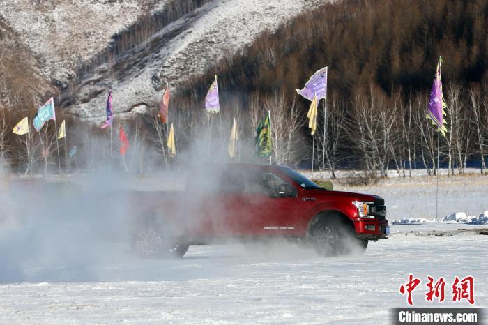 内蒙古阿尔山：冰雪上的“速度与激情”