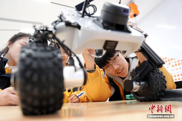 AI教育走进北京市丰台区怡海中学