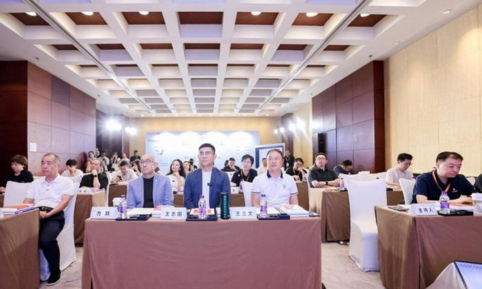 缓解碳基管理隐性损耗酷开AIOS以硅基管理重构企业经营体系