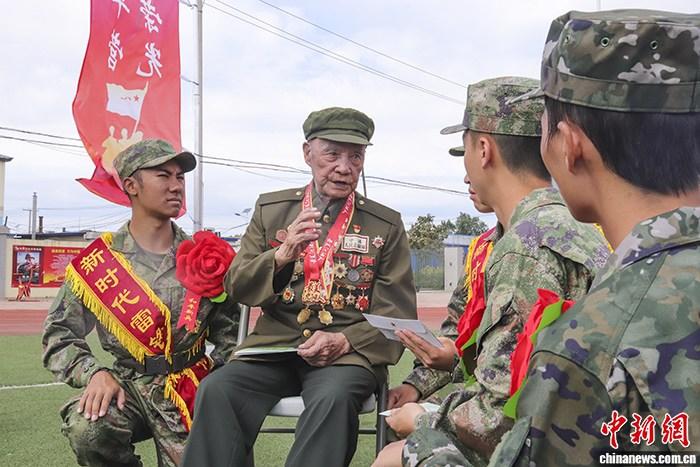 辽宁省沈阳市和平区人武部欢送预定新兵入伍