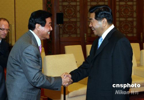 图贾庆林主席会见出席制造业论坛的外国嘉宾