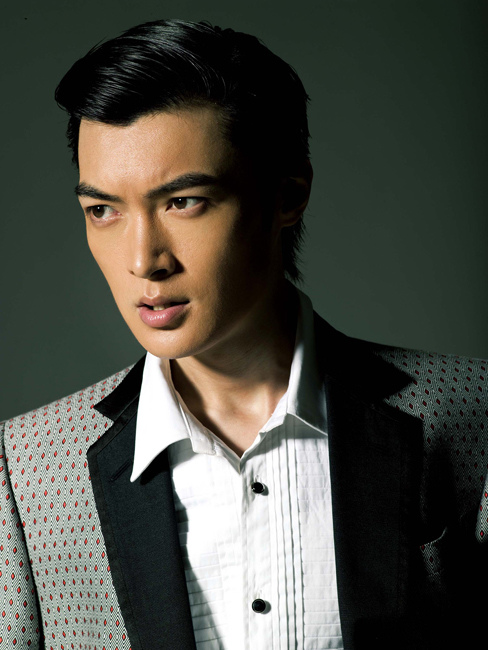 纪宁优雅复古嬉皮造型彰显潮流时尚范