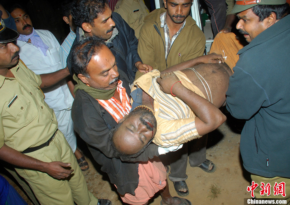 印度发生严重踩踏事故