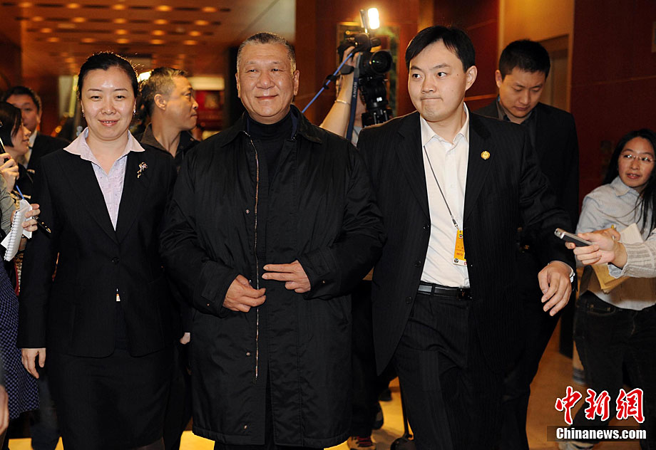 何厚铧参加全国政协澳门组讨论