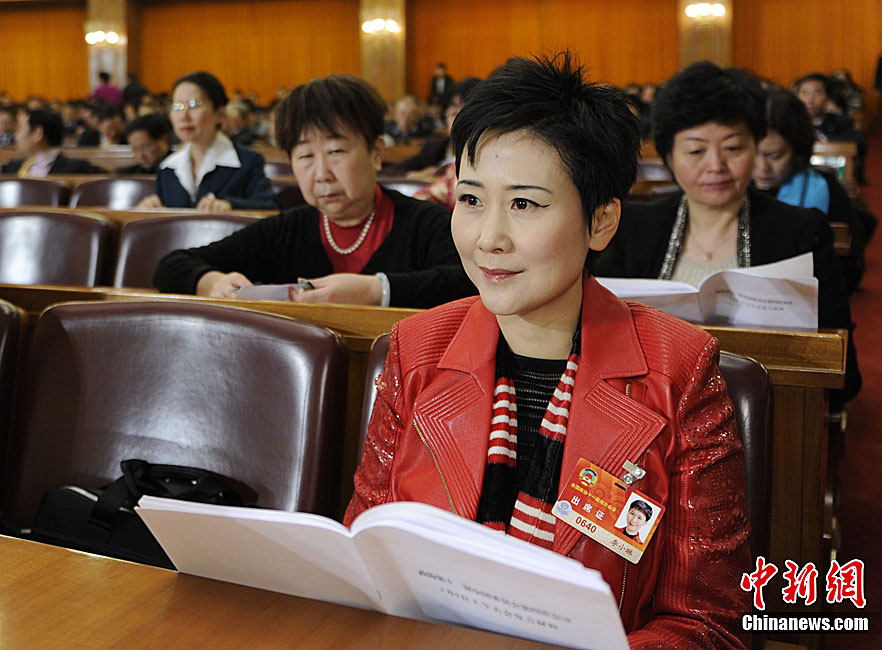 贵州省委书记栗战书回答记者提问