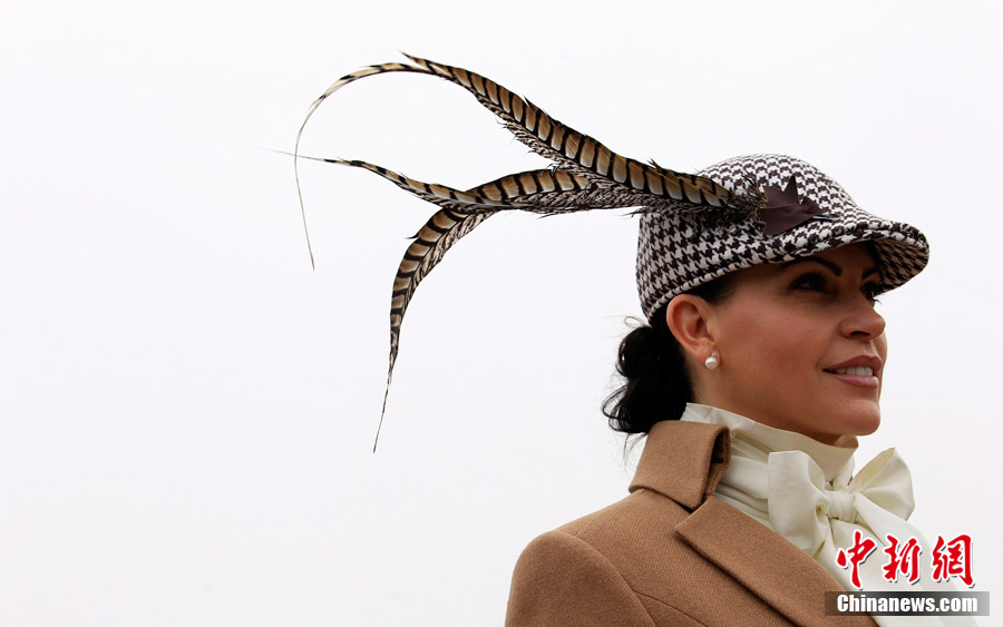 Ӣ���ж��ں�ķ������Ůʿñ��ʢ��