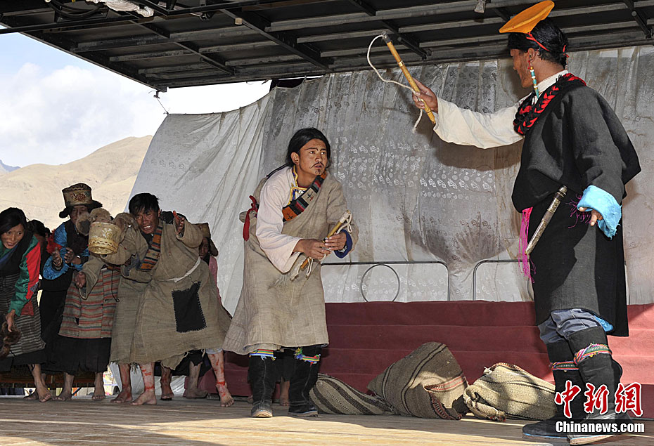 庆农奴解放纪念日西藏农牧民演话剧农奴泪