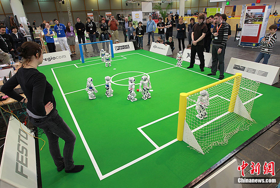 2011机器人世界杯足球赛即将开战