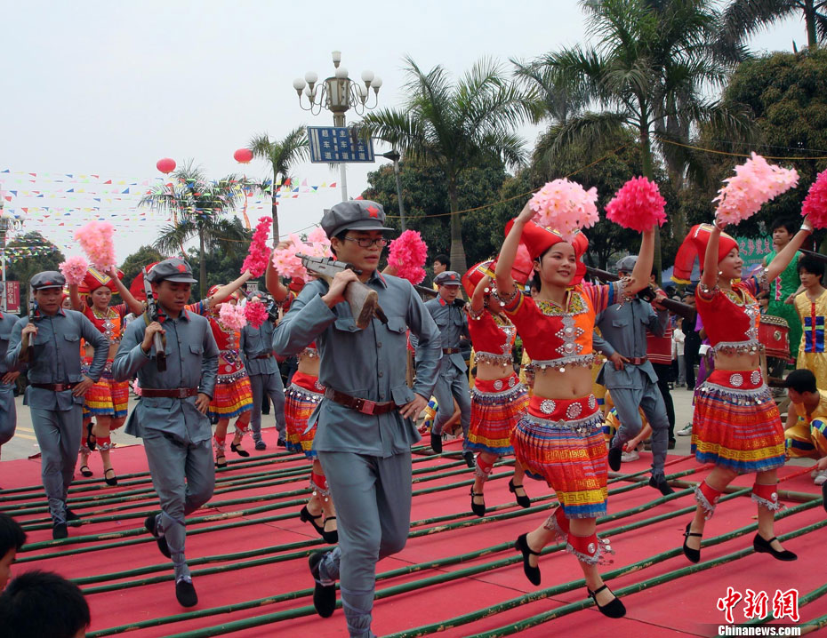 壮乡三月三歌圩开幕