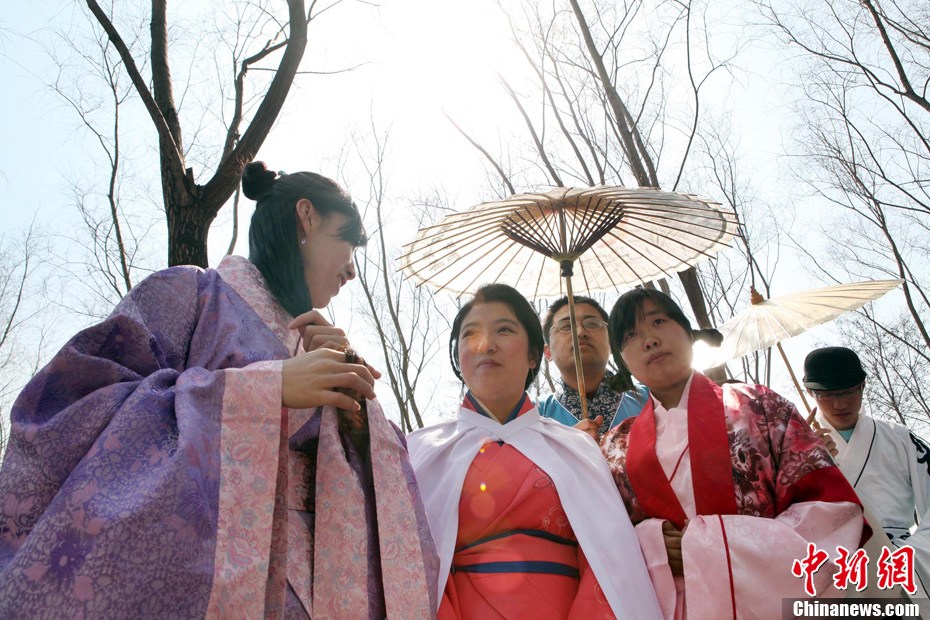 山西汉服爱好者体验“上巳节”