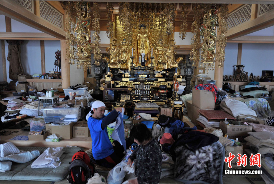 幸存者在日本净念寺避难——灾后开始新生活