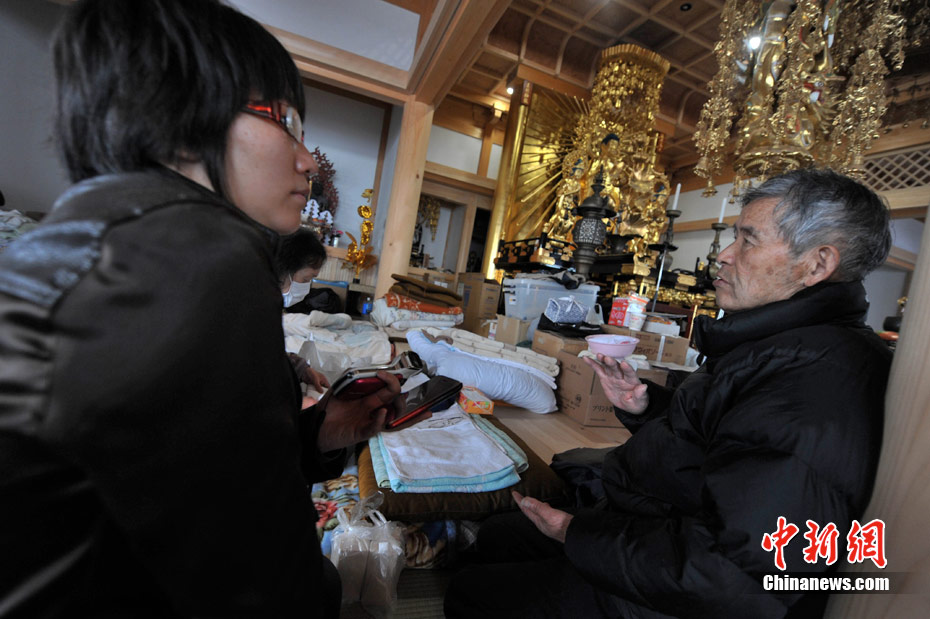 中新社记者重返日本采访寺庙避难所