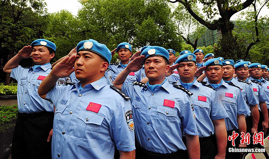 中国第十六支赴东帝汶维和警队出征