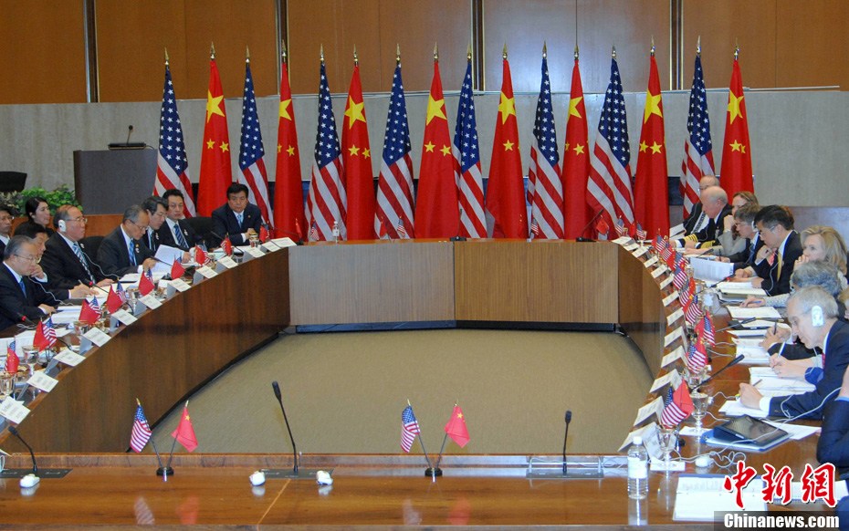 克林顿主持第三轮中美战略对话