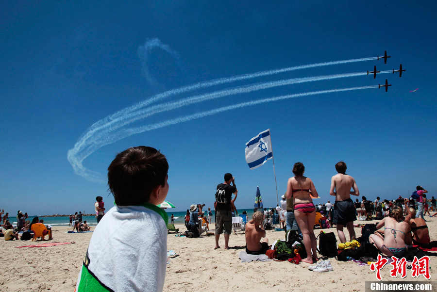 ��ɫ�пվ����б�����ף������