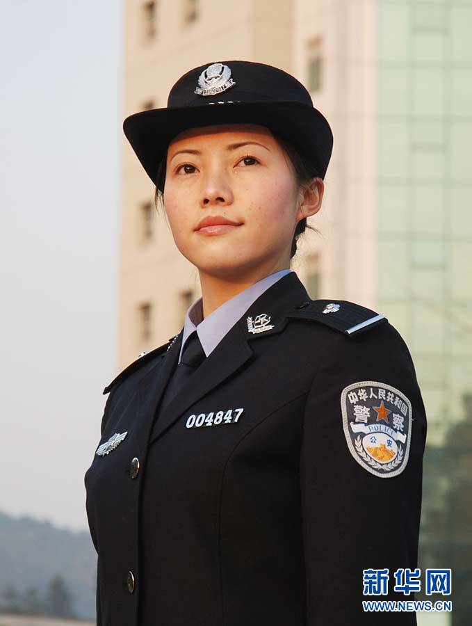 草根故事:"爱红妆也爱武装"的80后女特警潘琴