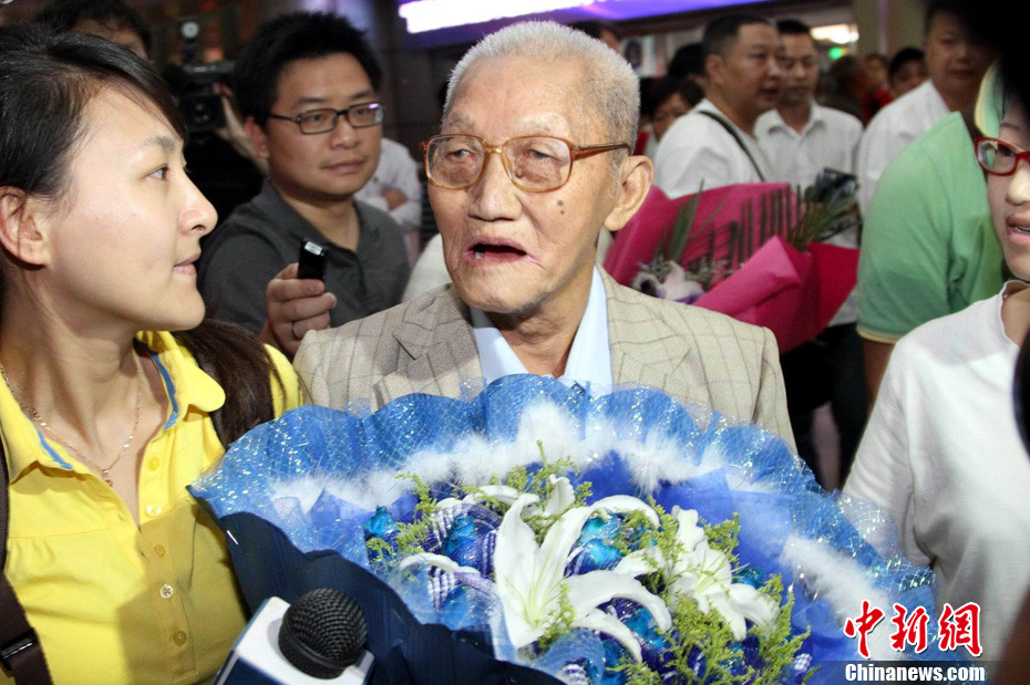92岁中国远征军老兵阔别72年回江西探亲